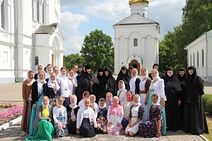 Хор «Отрада» Свято-Никольского Черноостровского монастыря дал концерт в Республике Беларусь