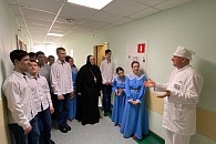Воспитанники Житенного монастыря Осташкова посетили госпиталь имени А.А. Вишневского в Москве