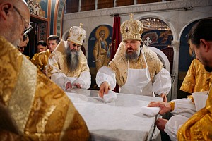 Митрополит Воскресенский Григорий совершил чин великого освящения храма в честь Собора Дивеевских святых на московском подворье Серафимо-Дивеевского монастыря