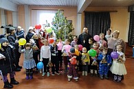 Наместник Чимеевского монастыря Курганской епархии поздравил сельских детей с Новым годом и Рождеством