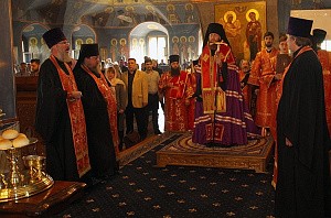 Епископ Савва в Новоспасском монастыре отслужил панихиду по погибшим воинам в годы Великой Отечественной войны