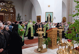 В Покровском Хотькове монастыре встретили праздник Святой Троицы