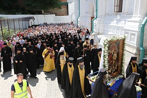 Из Успенской Святогорской лавры стартовал Всеукраинский крестный ход