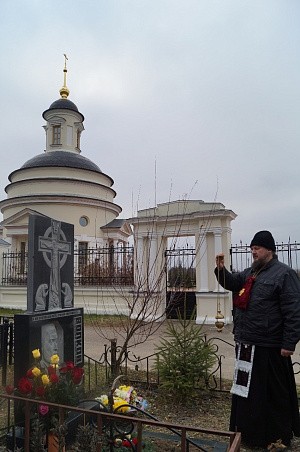 В Борисоглебском Аносином монастыре почтили память поэта и певца Владимира Волкова