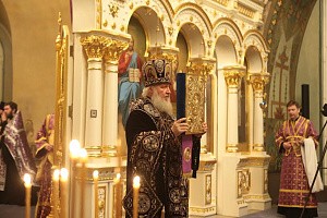 Святейший Патриарх Кирилл накануне праздника Торжества Православия совершил Всенощное бдение в Богородице-Рождественском монастыре
