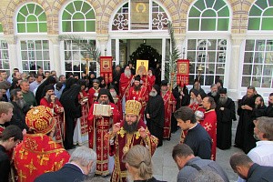 Делегация Русской Православной Церкви возглавила ﻿престольный праздник в Русском на Афоне Пантелеимоновом монастыре