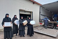 Кресто-Воздвиженский Иерусалимский монастырь передал гуманитарную помощь Никольскому монастырю Донецкой епархии