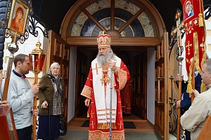 Архиепископ Феогност возглавил Литургию в Аносином монастыре  в день его престольного праздника