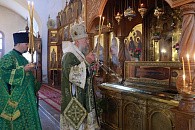 В день преставления преподобного Алексия, старца Зосимовского епископ Александровский Иннокентий совершил Литургию в Зосимовой пустыни 