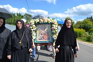 Ко дню празднования иконе Божией Матери «Одигитрия» в Зосимовой пустыни прошел крестный ход