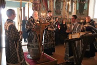 Епископ Бузулукский и Сорочинский Алексий совершил вечернее богослужение с чином третьей пассии в Бузулукском монастыре