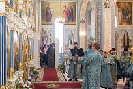 Епископ Тольяттинский Нестор освятил иконостас и роспись храма Воскресенского монастыря Тольятти 