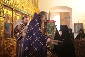 Архиепископ Феогност передал настоятельнице Богородице-Рождественского монастыря Патриаршее поздравление с днем тезоименитства