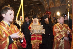 В Новоспасский монастырь доставлен ковчег с десницей вмч. Димитрия Солунского