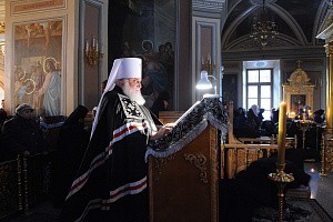 Митрополит Истринский Арсений совершил Великое повечерие в Покровском монастыре