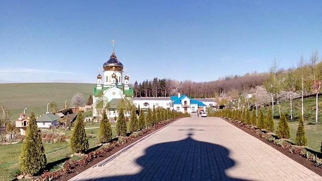 Женский монастырь в честь блаженной Ксении Петербургской Черновицко-Буковинской епархии