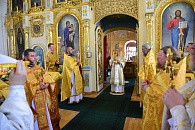 Митрополит Александр возглавил престольный праздник в Брянском Петро-Павловском монастыре