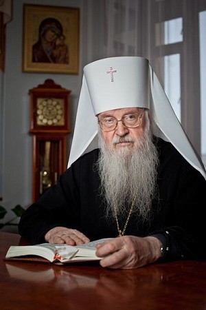 Патриарх Кирилл поздравил митрополита Владимирского Евлогия с 80-летием со дня рождения и удостоил его ордена