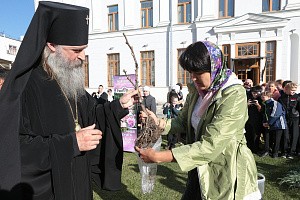 Архиепископ Феогност принял участие в русско-японской акции в Марфо-Мариинской обители милосердия