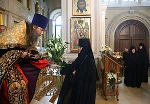Настоятельницу Алексеевского монастыря поздравили с днем малых именин