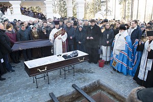 Патриарший экзарх всея Беларуси отслужил в Ксениевском монастыре чин погребения игумении Василиссы (Медведь)
