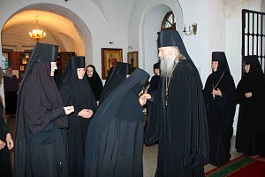 Архиепископ Сергиево-Посадский Феогност совершил Божественную литургию в Богородице-Рождественском женском монастыре