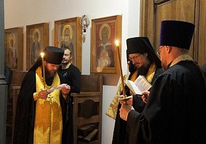 В Артемиево-Веркольском монастыре Архангельской епархии состоялось заупокойное богослужение