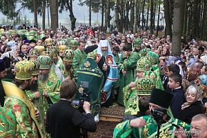 Предстоятель Украинской Православной Церкви посетил Хустскую епархию