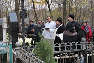 Наместник Иосифо-Волоцкого монастыря отслужил панихиду на могиле митрополита Питирима (Нечаева) 