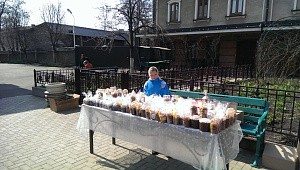 В Новоспасском монастыре завершилась  акция «Поздравь с Пасхой жителей Донбасса!»