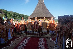 Блаженнейший митрополит Онуфрий отслужил Литургию в храме реабилитационного центра при Банченском монастыре в день его престольного праздника