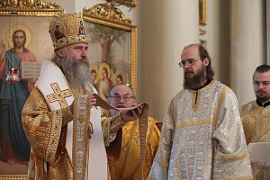 Архиепископ Сергиево-Посадский Феогност совершил Литургию в Даниловом монастыре Москвы