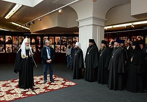 Патриарх Кирилл возглавил церемонию открытия фотовыставки «Под покровом Пресвятой Богородицы: жизнь и быт монастырей Афона»