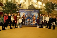 Воспитанницы пансиона «Отрада» при Малоярославецком монастыре посетили Рождественскую елку в Храме Христа Спасителя