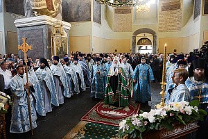 Святейший Патриарх Кирилл совершил Литургию в Донском монастыре