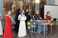 Выпускной праздник состоялся в Свято-Владимирской школе Воскресенского Новодевичьего монастыря Санкт-Петербурга