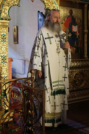 25 июня архиепископ Сергиево-Посадский Феогност совершил Литургию  в Богородице-Рождественском монастыре