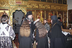 Епископ Серафим (Зализницкий) совершил  в Богородице-Рождественском монастыре вечернее богослужение и постриг