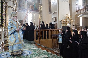 В Пюхтицком монастыре состоялось празднование иконе Божией Матери «У источника»