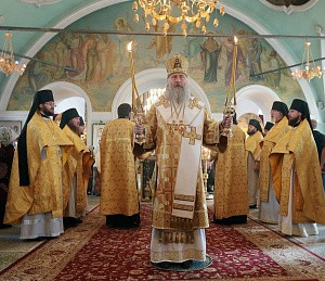 Архиепископ Феогност возглавил празднование 700-летия  основания Высоко-Петровского монастыря в день его престольного праздника