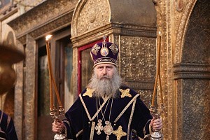 В день своего тезоименитства архиепископ Феогност совершил Литургию Преждеосвященных Даров в Успенском соборе Кремля