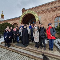 Студенты кафедры теологии ДВФУ посетили мужской монастырь Серафима Саровского на острове Русский