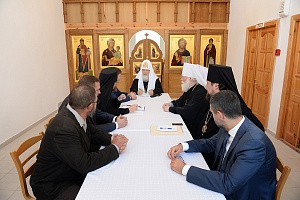 В Снетогорском монастыре состоялось совещание по вопросам реставрации храмов, переданных Русской Православной Церкви