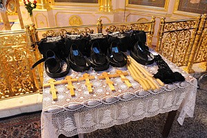 Архиепископ Сергиево-Посадский Феогност совершил  иноческий и монашеский постриг насельниц Покровского монастыря Москвы