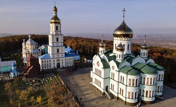 Свято-Вознесенский мужской монастырь «Банчены» Черновицко-Буковинской епархии