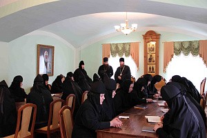 Епископ Воскресенский Савва с делегацией посетил Покровский Хотьков монастырь