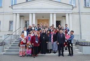 Покровский Хотьков монастырь посетила группа православных верующих из Китая