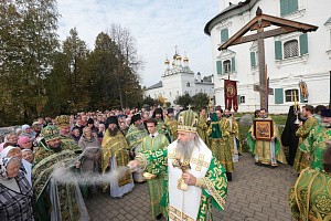 Архиепископ Феогност возглавил престольный праздник в Иосифо-Волоцком монастыре