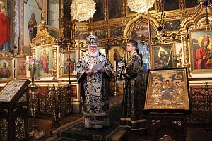 Митрополит Варфоломей совершил Литургию Преждеосвященных  Даров в Корецком монастыре