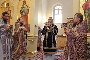 Архиепископ Феогност возглавил престольный праздник в Крестовоздвиженском монастыре